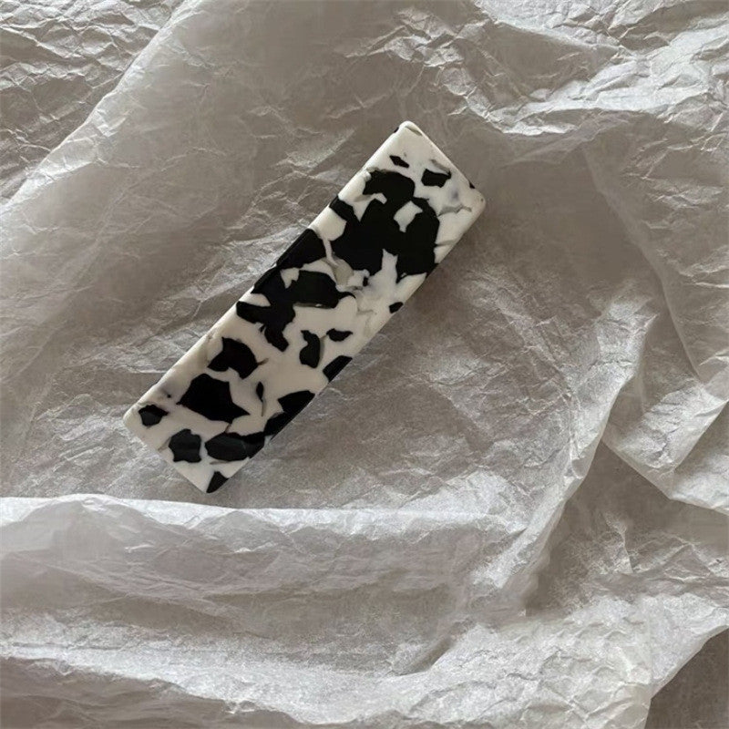 Chaifu Studio F63 INS Cold Wind Retro Temperament Cow Color Black And White Acetate Hairpin Clip