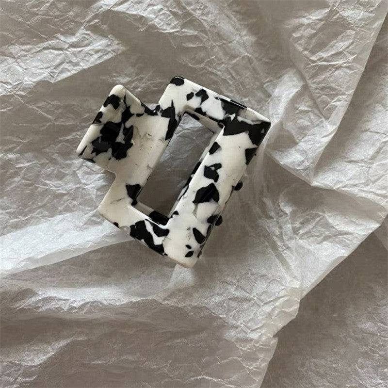 Chaifu Studio F63 INS Cold Wind Retro Temperament Cow Color Black And White Acetate Hairpin Clip