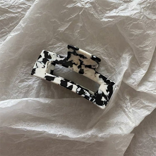 Chaifu Studio F63 INS Cold Wind Retro Temperament Cow Color Black And White Acetate Hairpin Clip